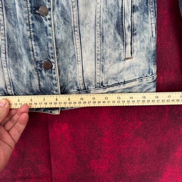 EXPRESS JEANS DENIM JACKET WOMEN'S, MEDIUM, BUTTON UP, POCKETS, DISTRESSED - Picture 10 of 14